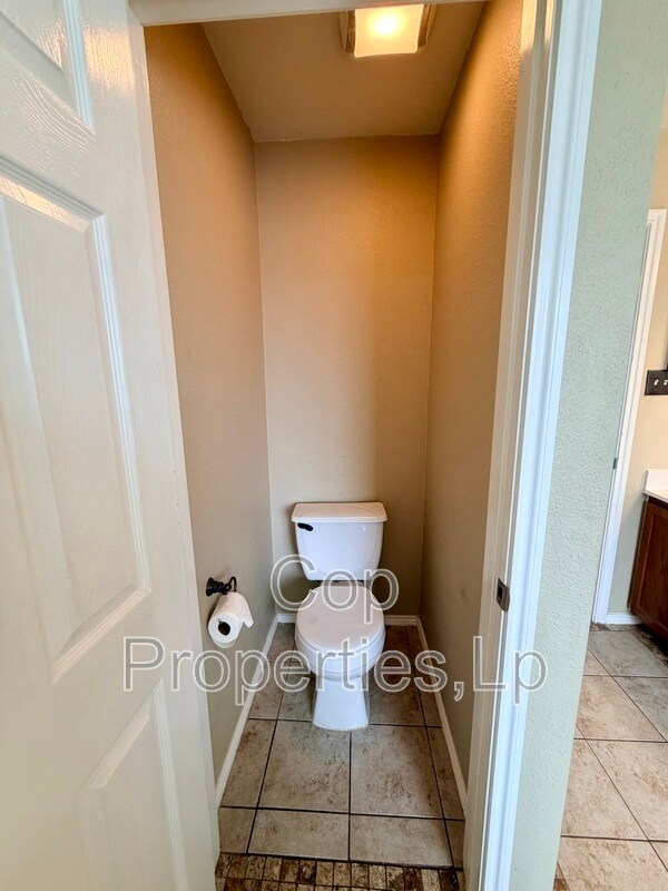 Building Photo - 25526 Gold Yarrow