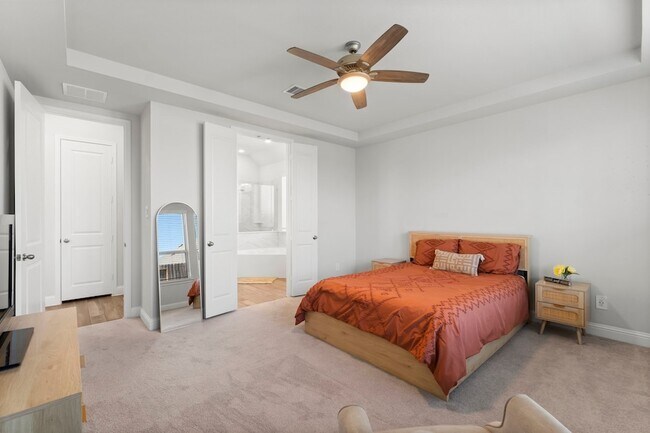 Building Photo - 15949 Hayes Mkt Lp