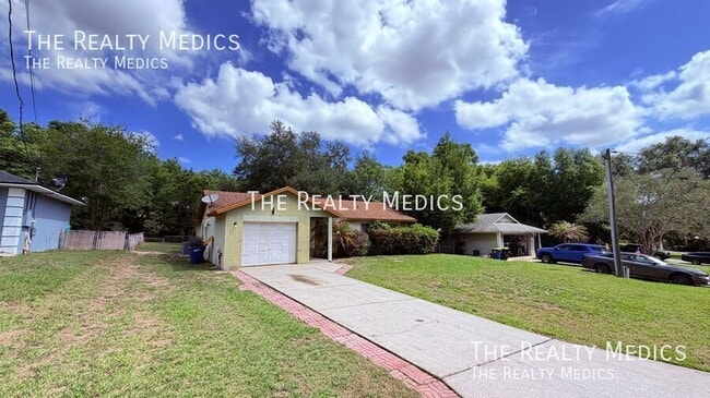 Building Photo - 104 E Osceola St