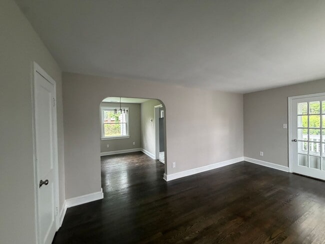 Building Photo - 3912 Pinalto Dr