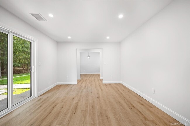 Building Photo - 182 Birchwood Rd