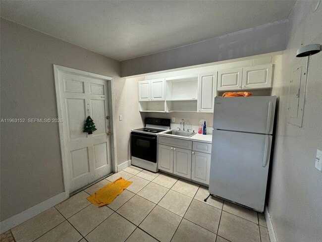 Building Photo - 7841 Dunham Blvd