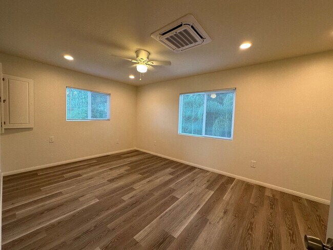 Building Photo - EGAN STREET TRIPLEX