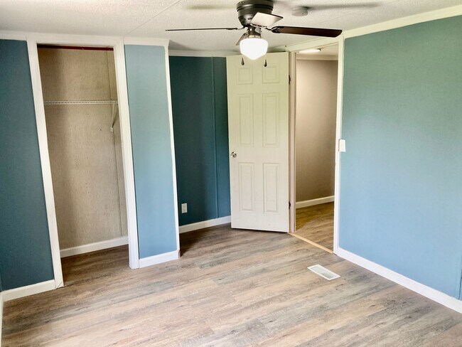 Building Photo - Conveniently Located in Trenton South Caro...