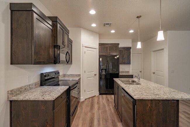 Building Photo - Small Dog Friendly Home With RV Parking