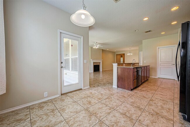 Building Photo - 10011 Terrance Springs Ln