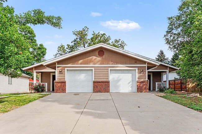 Building Photo - 1205 Raven Pl