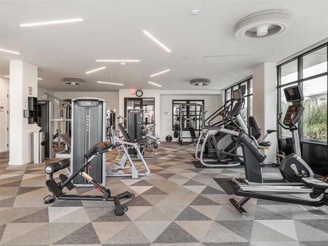 Building Photo - 800 Embassy Dr