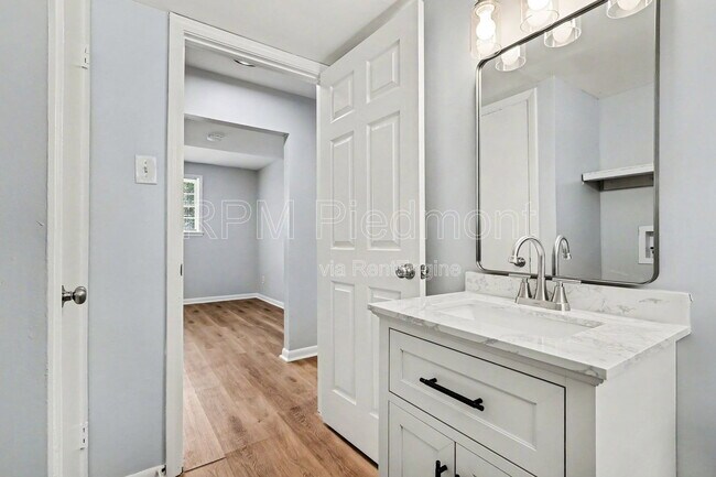 Building Photo - 2642 Hatfield Cir SE