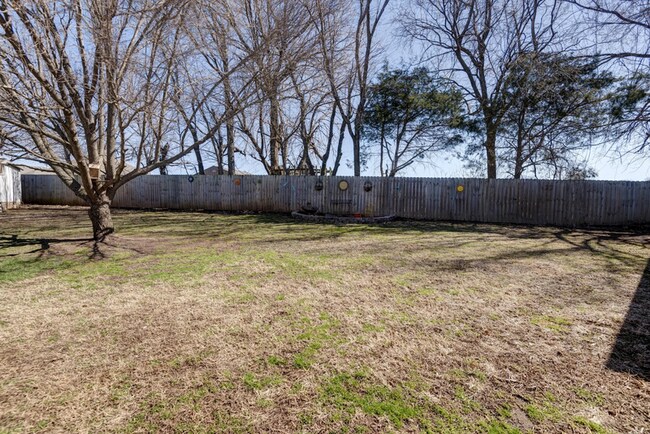 Building Photo - 100 Holly Ridge Rd