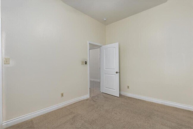 Building Photo - 2735 Rosepoint Ct
