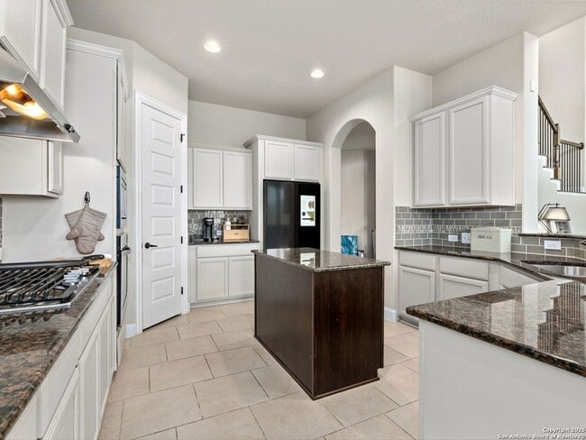 Building Photo - 1714 Kosmas Dr