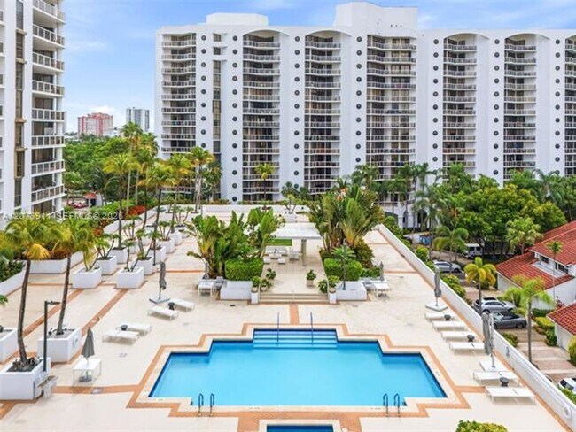 Building Photo - 3610 Yacht Club Dr