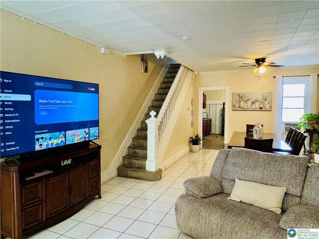 Building Photo - 1523 W Chew St