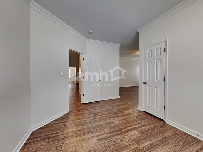 Building Photo - 229 Cinnamon Way