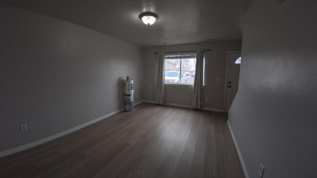 Building Photo - 949 E 1150 S