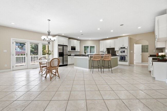 Building Photo - Ready NOW in The Reserve at Great Neck, Top-Rated Schools, Pet Friendly