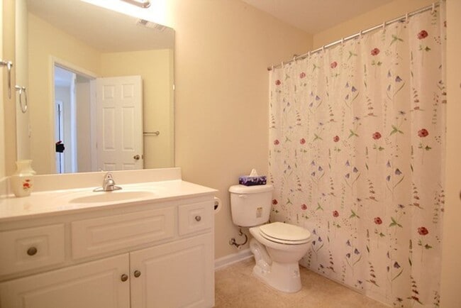 Building Photo - 108 Mistletoe Way