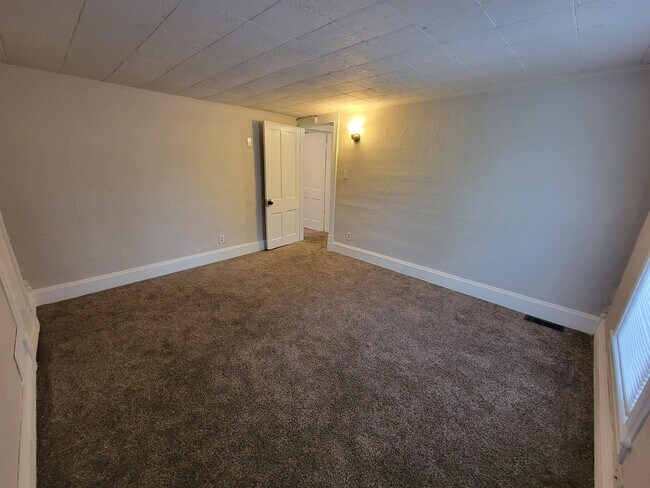 Building Photo - 419 Chestnut St