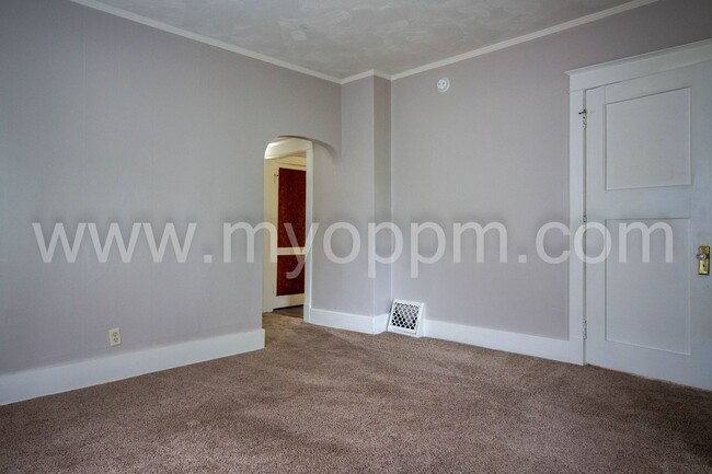 Building Photo - PRINZ 1020 N 32 St
