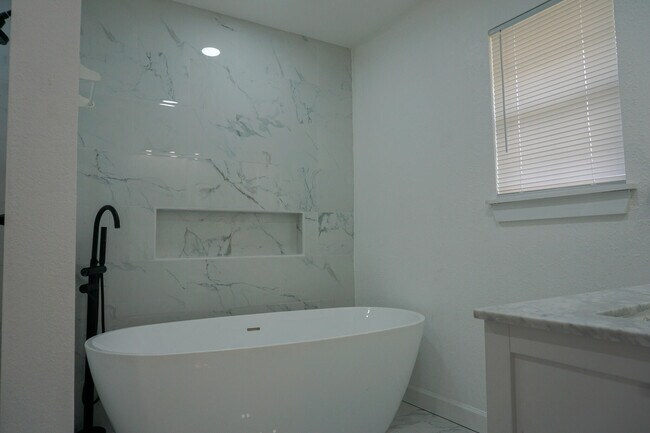 Building Photo - 233 Grand Prix Dr