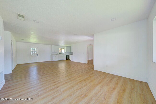 Building Photo - 4580 Flood St