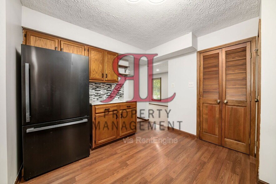 Building Photo - 356 Northview Dr