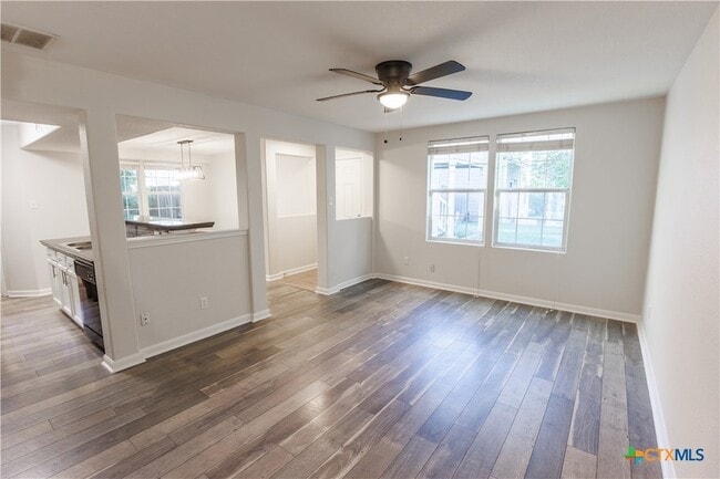 Building Photo - 124 Rush Haven