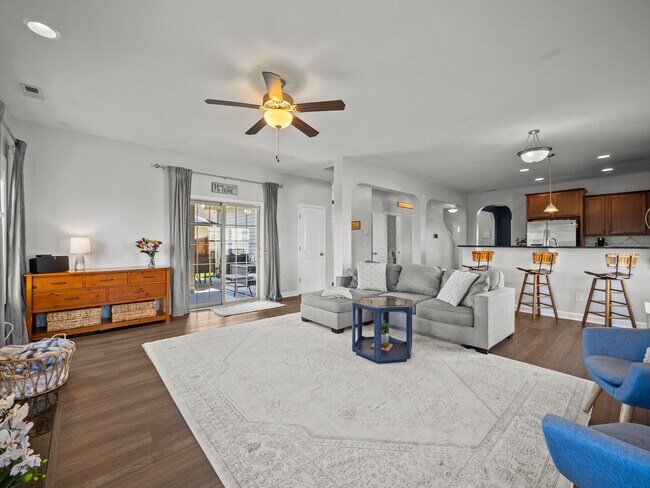Building Photo - 509 Romper Rd