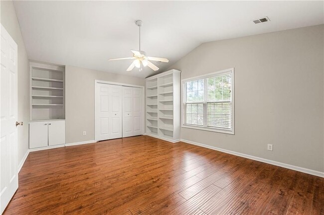Building Photo - 580 Olde Lauren Ct