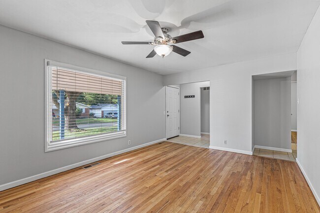 Building Photo - 3280 Brookshire Dr