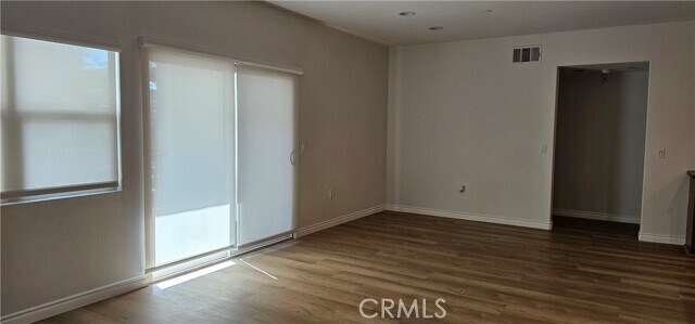 Building Photo - 401 S Anaheim Blvd