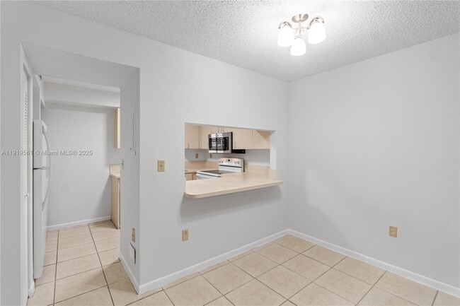 Building Photo - 14900 SW 82nd Terrace