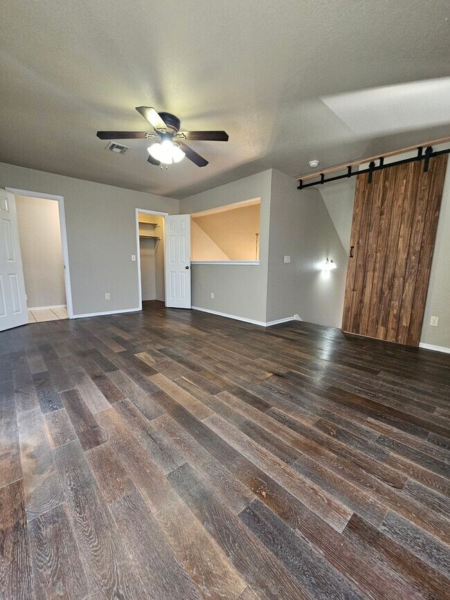 Building Photo - (3) Bed or (2)Bed + Bonus Room/(2.5) Bath in Moore Avail NOW! Pets Negotiable!