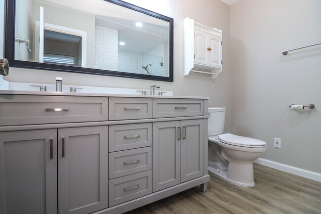 Building Photo - Total Remodel in Bentree - 3bed 2 bath!