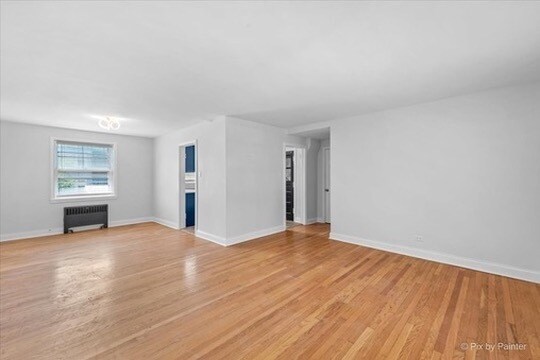 Building Photo - 2731 W Berwyn Ave