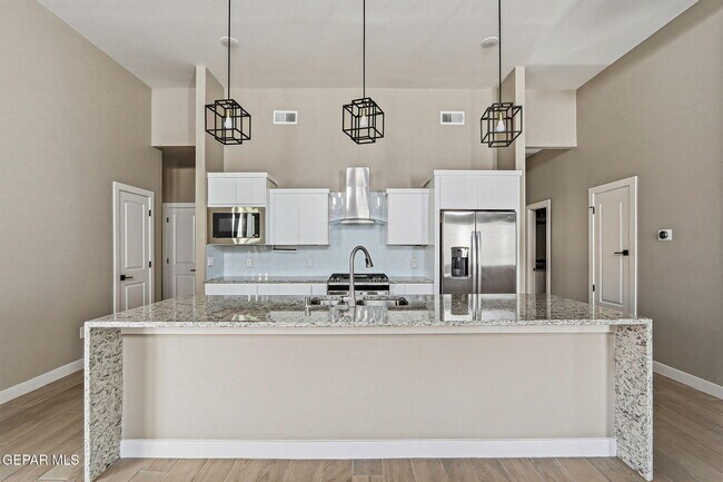 Building Photo - 12252 Desert Dove Ave