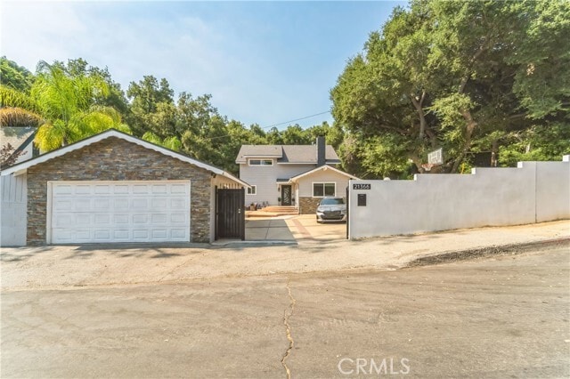 Building Photo - 21366 Rios St
