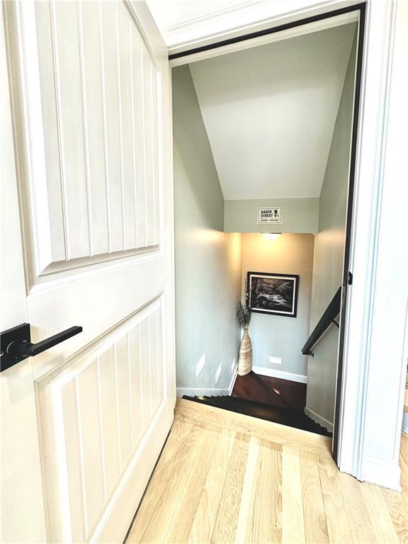 Building Photo - 3232 Brookview Rd