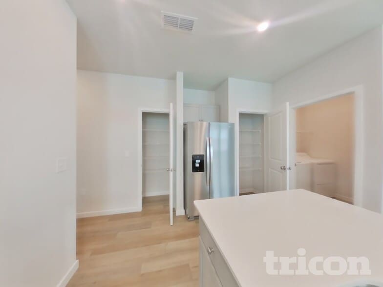 Building Photo - 14881 Praline Ct