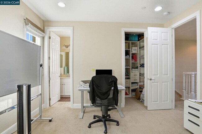 Building Photo - 5043 Ivy Leaf Springs Rd