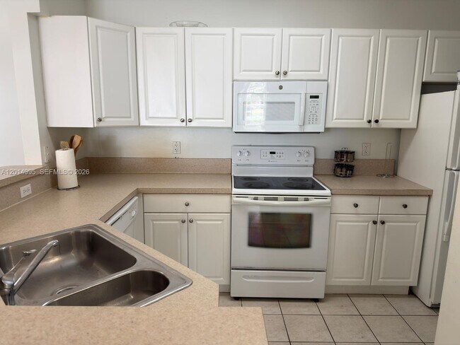 Building Photo - 4508 SW 160th Ave