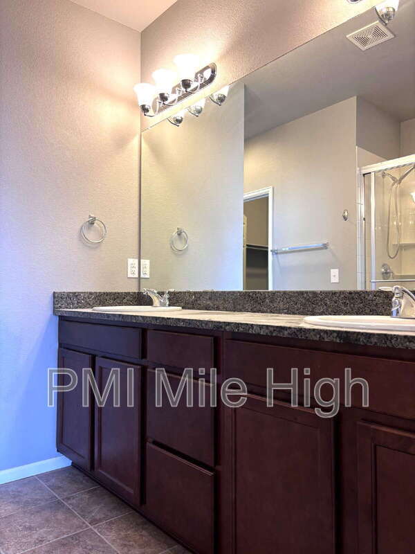 Building Photo - 16976 W 85th Ln