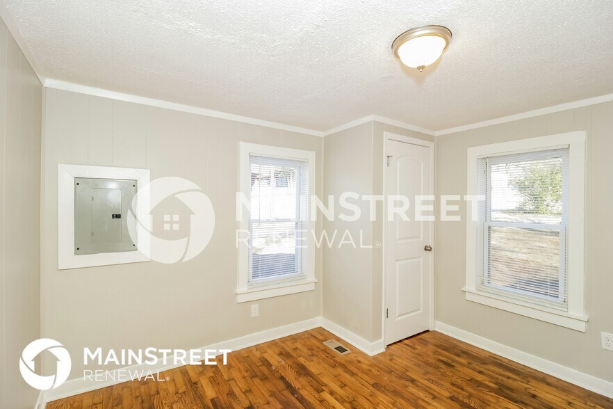Building Photo - 667 Mitchell Dr