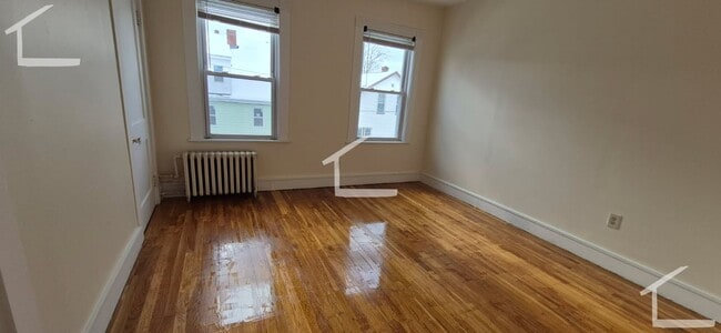 Building Photo - 96 Murdock St