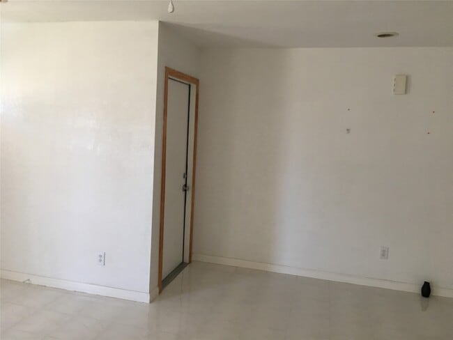 Building Photo - 10802 Heatherford Dr