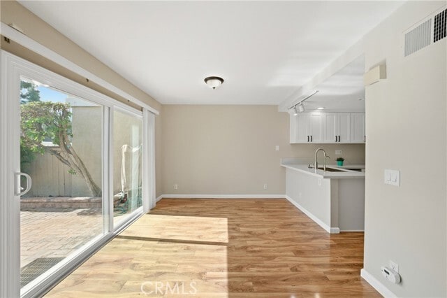 Building Photo - 337 Deerfield Ave