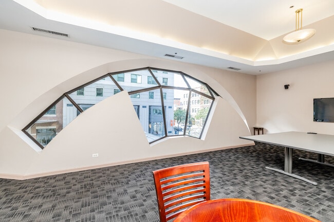 Building Photo - 70 W Huron St