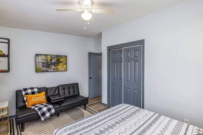 Building Photo - 1400 Montclair Ct