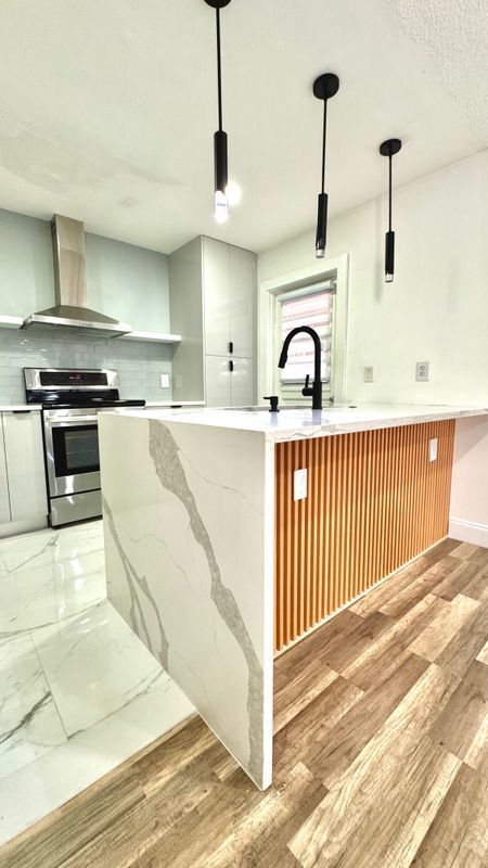 Building Photo - 3005 1/2 NW 68th St, 9D